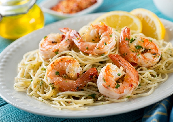 Spaghetti with grilled shrimps